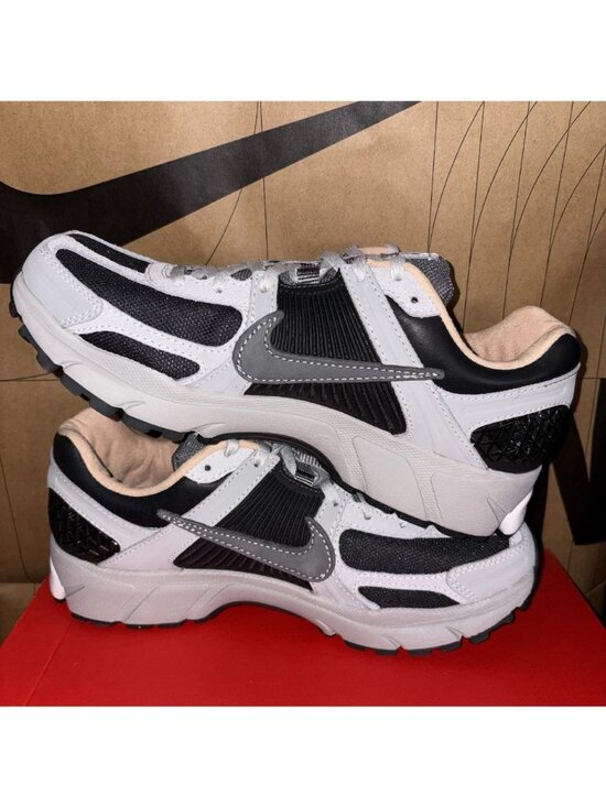 NEW Nike Zoom Vomero 5 Dark Smoke Grey Vachetta Men\'s Size 9 HV5982-001 main image 8
